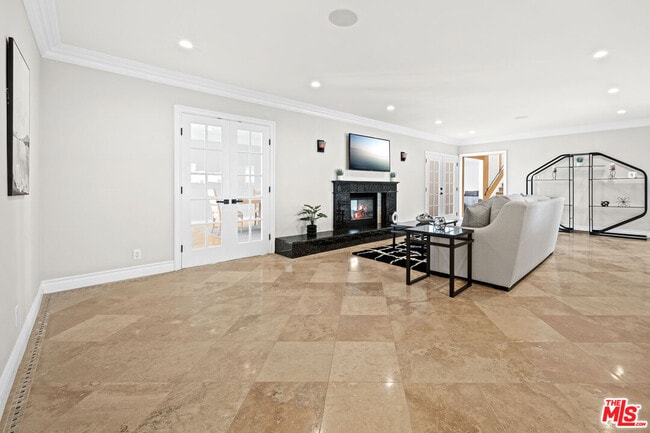 2563 Hutton Dr in Beverly Hills, CA - Building Photo - Building Photo