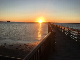 702 Lyndhurst St, Unit 823 in Dunedin, FL - Building Photo