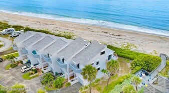 2711 S Hwy A1A in Melbourne Beach, FL - Building Photo