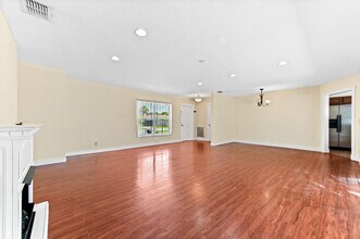 10332 Dorchester Dr in Boca Raton, FL - Building Photo - Building Photo