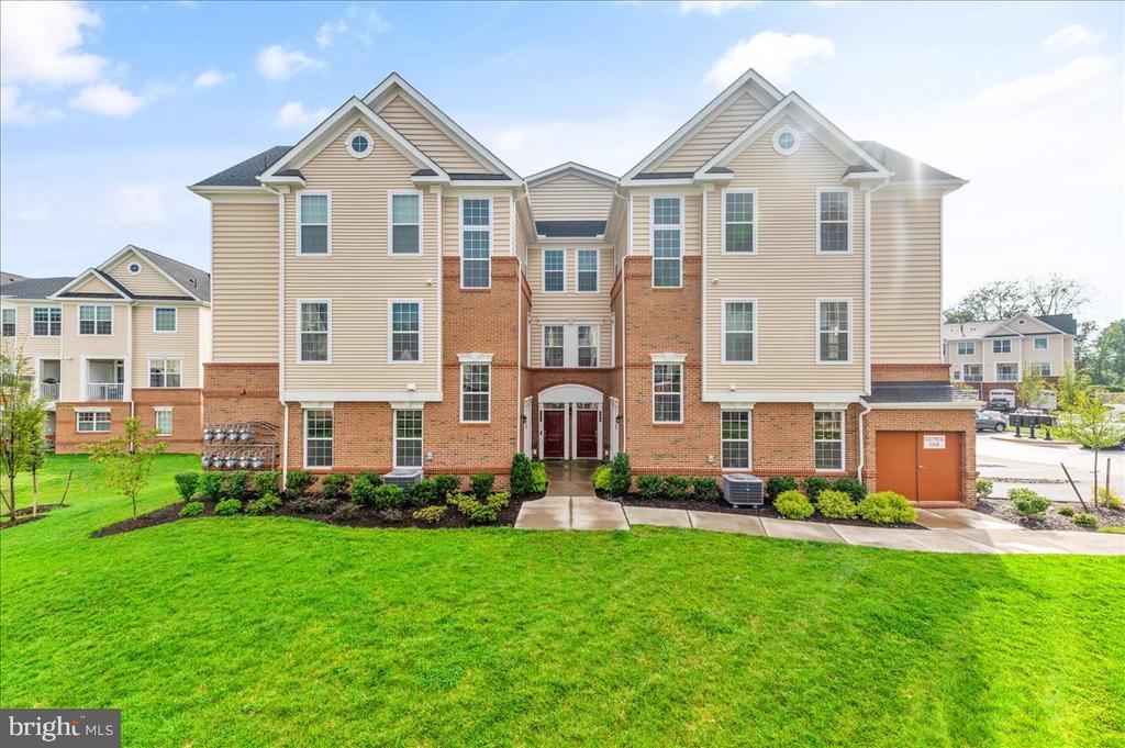 43021 Greggsville Chapel Ter in Ashburn, VA - Building Photo