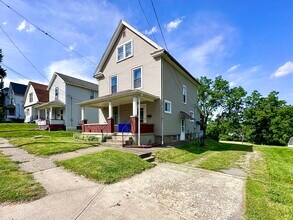 1819 E Washington St in New Castle, PA - Building Photo - Building Photo