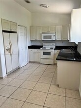 7291 NW 174th Terrace in Hialeah, FL - Building Photo - Building Photo