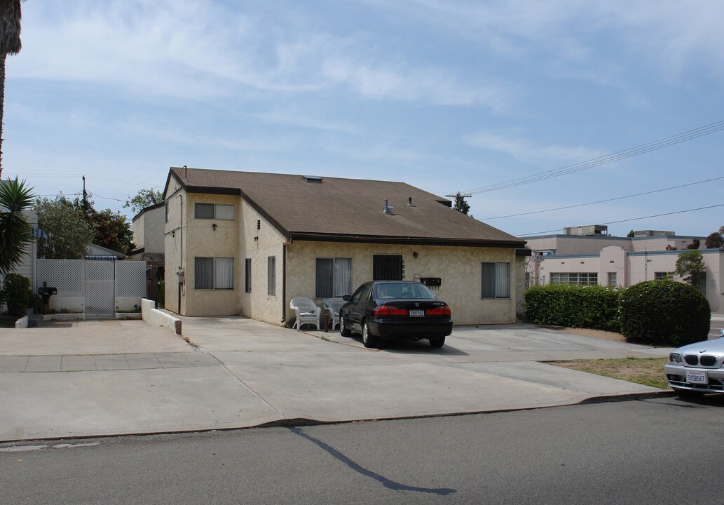 1605-1607 Diamond St in San Diego, CA - Building Photo