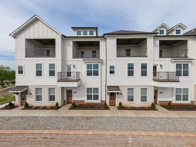 property at 1423 Spring Pointe Ln