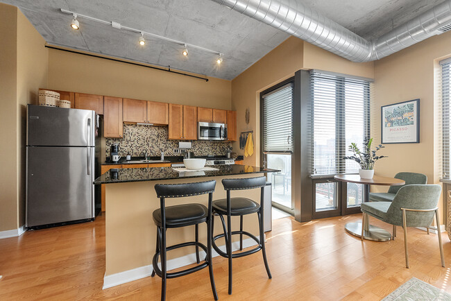 1000 N Kingsbury St in Chicago, IL - Building Photo - Building Photo