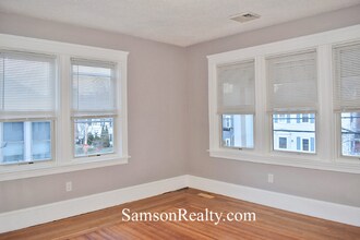 136 Hillside Ave in Pawtucket, RI - Foto de edificio - Building Photo