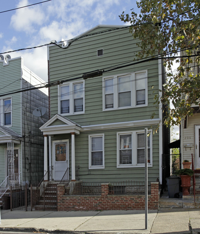 238 Linden Ave in Jersey City, NJ - Building Photo - Building Photo