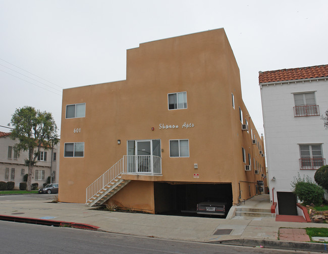 601 N Spaulding Ave in Los Angeles, CA - Foto de edificio - Building Photo