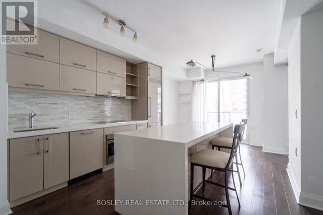 property at 2803-65-565 St Mary St