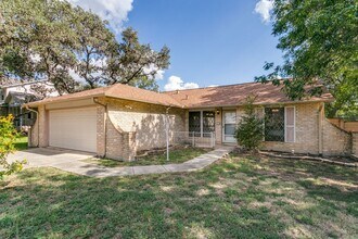 9018 Woburn St in San Antonio, TX - Building Photo - Building Photo