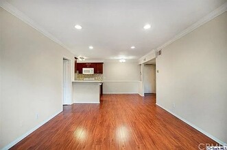 355 S Madison Ave, Unit 303 in Pasadena, CA - Building Photo - Building Photo