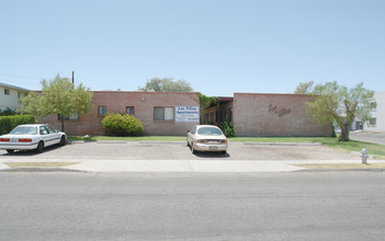 Las Villas Apartments in Tucson, AZ - Building Photo - Building Photo