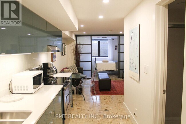 445 Ontario St in Toronto, ON - Building Photo - Building Photo