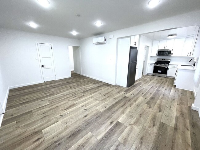 property at 4024-4028 Lincoln Ave