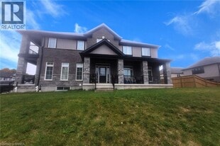 22 Ian Ormston Dr in Kitchener, ON - Building Photo