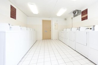 Royale Towers in Toronto, ON - Building Photo - Interior Photo