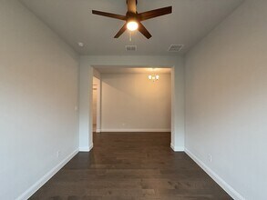 7021 Lookout Ln in Aubrey, TX - Foto de edificio - Building Photo