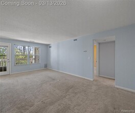 101 Fieldcrest St, Unit 204 in Ann Arbor, MI - Building Photo - Building Photo