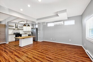 1302 Deloss St in Indianapolis, IN - Building Photo - Building Photo