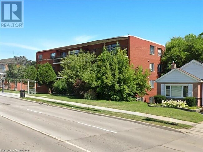 2205 King St E in Hamilton, ON - Building Photo - Building Photo
