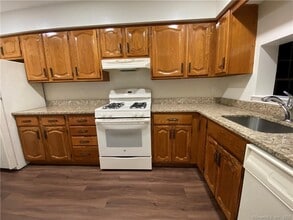 15 Janet Cir in Bridgeport, CT - Building Photo - Building Photo