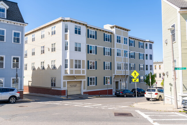 39 Dorchester St in Boston, MA - Foto de edificio - Building Photo