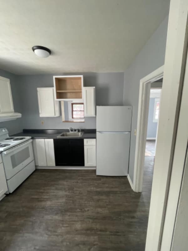 property at 913 N Main St