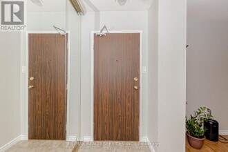 18 Knightsbridge Rd in Brampton, ON - Building Photo - Building Photo