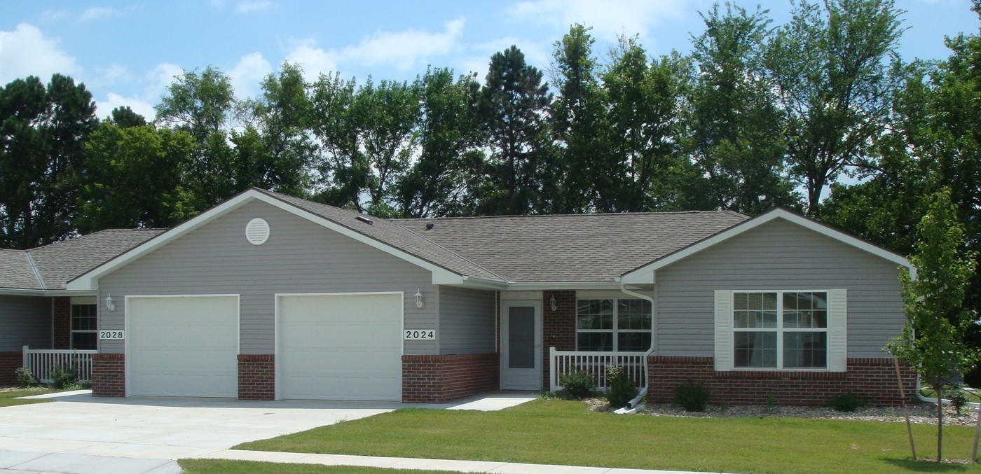 Yorktown Estates - I & II in York, NE - Foto de edificio