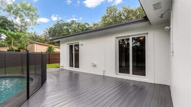 740 Beachwood Ln in Plantation, FL - Building Photo - Building Photo