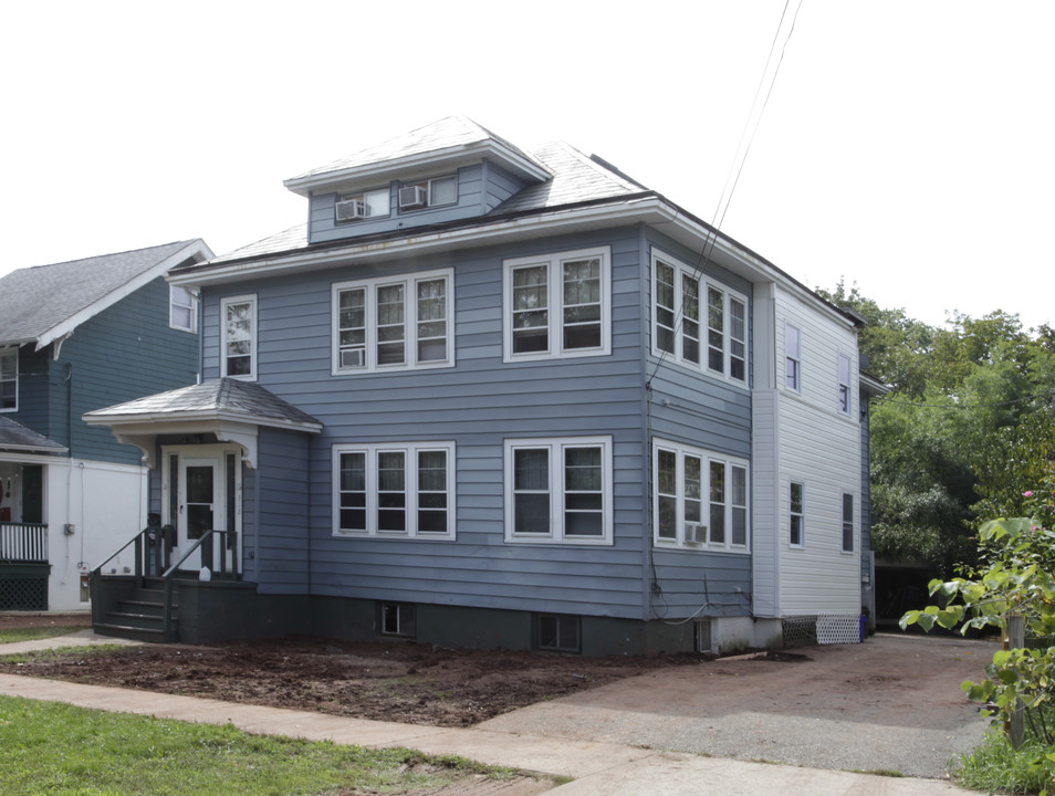 312 N 3rd Ave in Highland Park, NJ - Building Photo