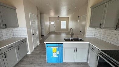 502 W Sanger St in Celeste, TX - Building Photo - Building Photo