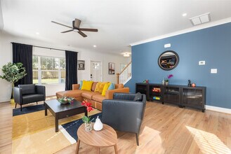 2738 N Graham St in Charlotte, NC - Building Photo - Building Photo