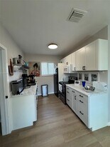 1280 NE 105th St in Miami Shores, FL - Building Photo