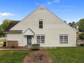 949 Pensford Dr in Whitsett, NC - Building Photo - Building Photo