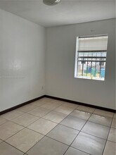 3250 NW 47th St in Miami, FL - Building Photo - Building Photo