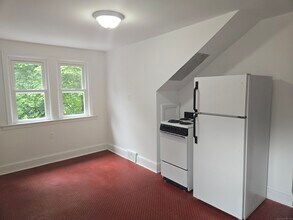 275 Silver Hill Rd in Derby, CT - Building Photo - Building Photo