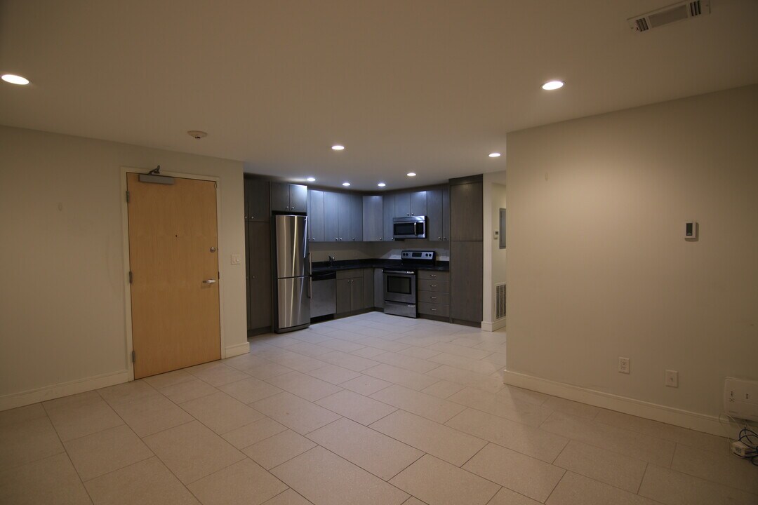 547 Columbus Ave, Unit 2 in Boston, MA - Building Photo