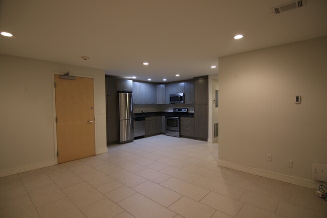 547 Columbus Ave, Unit 2