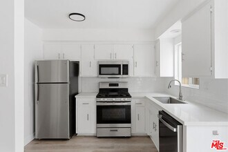 825 S Detroit St in Los Angeles, CA - Building Photo - Building Photo