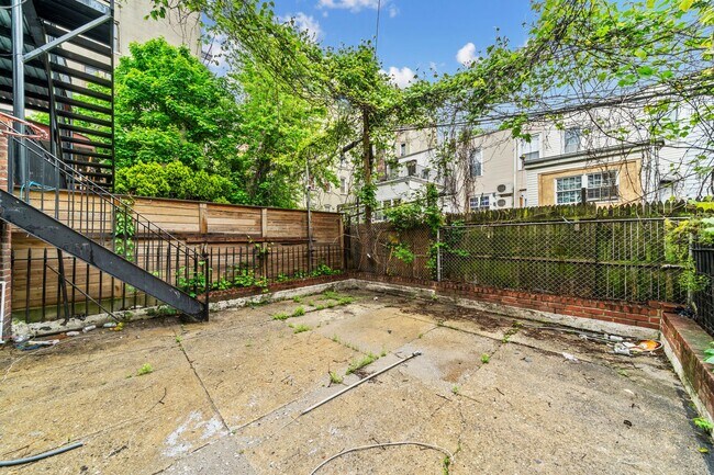 2458 Lorillard Pl in Bronx, NY - Building Photo - Building Photo