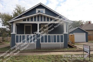 110 N College Ave in Salina, KS - Building Photo