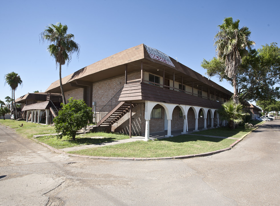 Palacio Real Apartments in Brownsville, TX - Building Photo