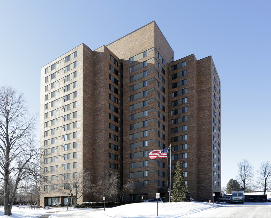 Knox Landing in Bloomington, MN - Building Photo