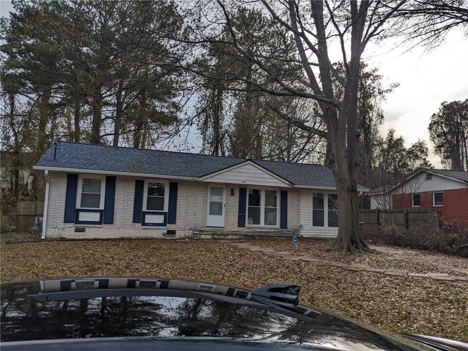 128 Alexander Ct in Riverdale, GA - Building Photo