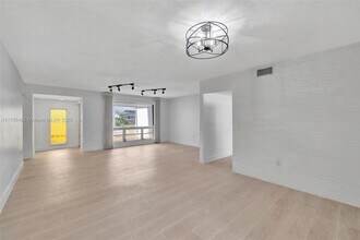 9121 SW 54th Pl in Cooper City, FL - Building Photo - Building Photo