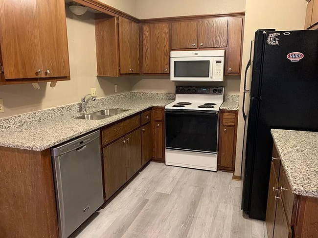 120 Vinita Dr