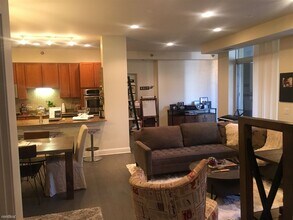 720 N Larrabee St-Unit -Apt 302 in Chicago, IL - Building Photo - Building Photo