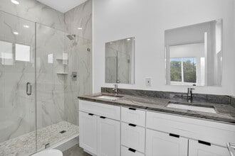 655 NW 24th Ave in Fort Lauderdale, FL - Building Photo - Building Photo